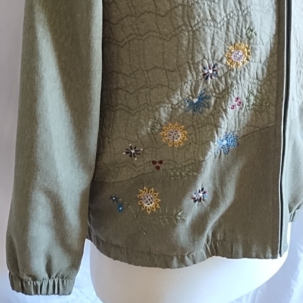 Alfred Dunner zip up jacket. Size 6 P - Picture 3 of 7